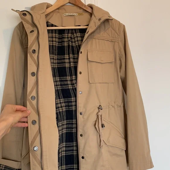 Alice + Olivia tan jacket with flannel lining - Picture 3 of 5